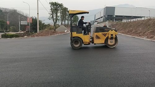 壁山工业园区厂区路面摊铺五